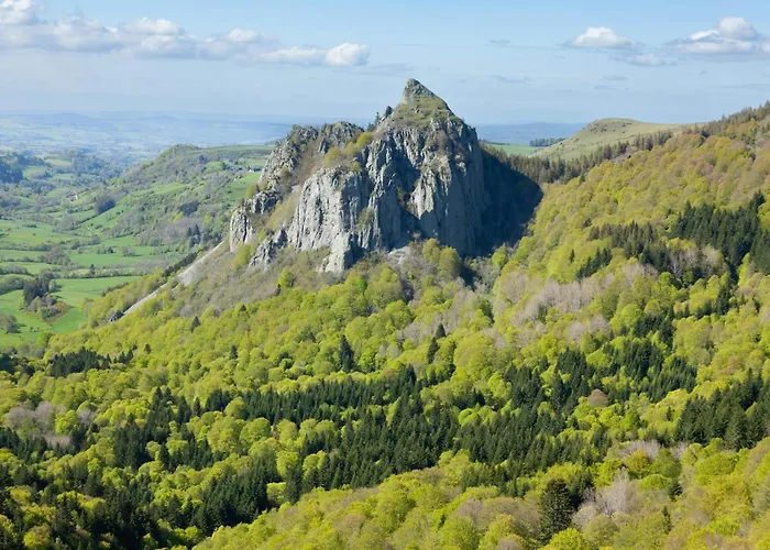 Beautiful House In The Heart Of The Auvergne Hébergement de vacances