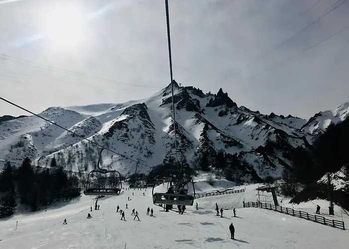 Beautiful House In The Heart Of The Auvergne Hébergement de vacances Murat-le-Quaire